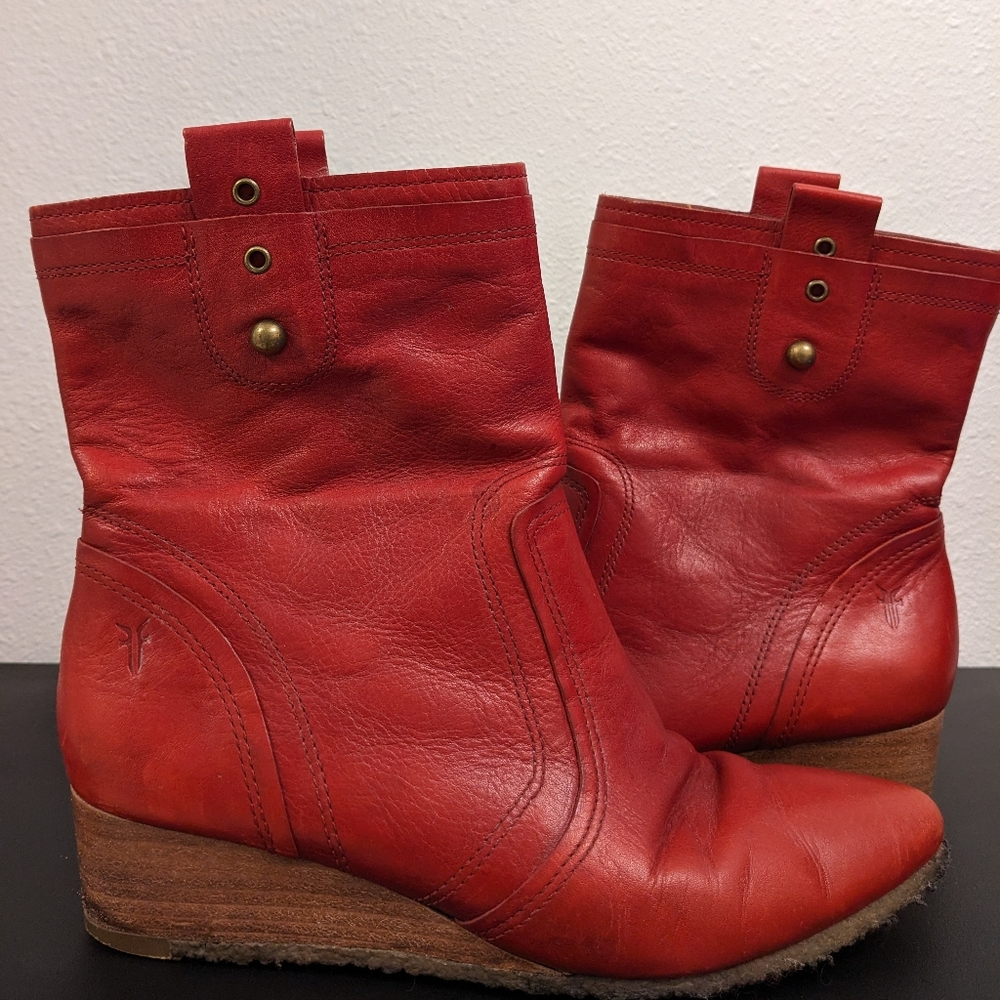 Frye Red Leather women's wedge ankle boots size 7